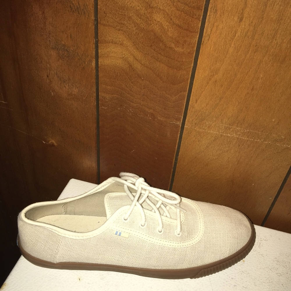 Toms